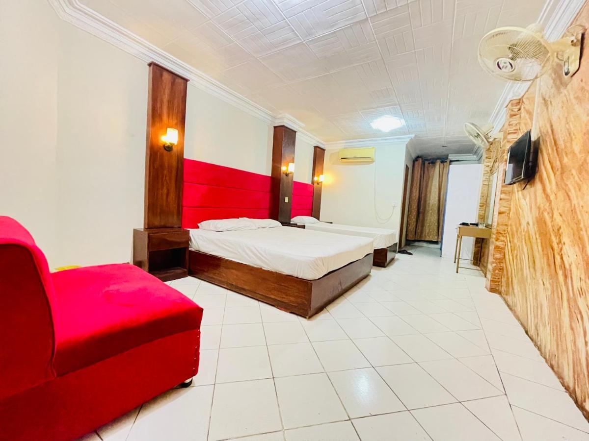 Hotel New Mid City Multan Eksteriør billede