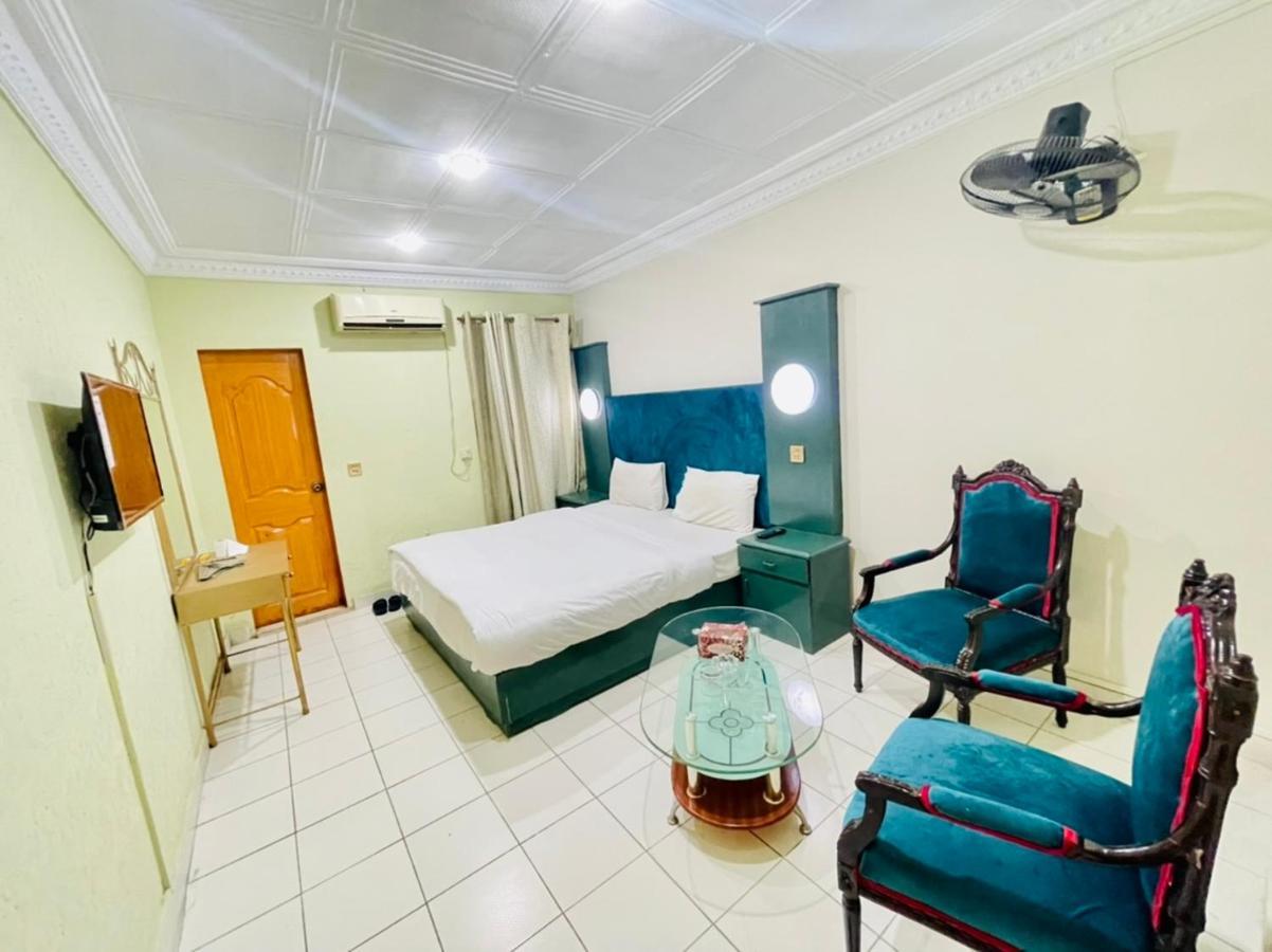 Hotel New Mid City Multan Eksteriør billede